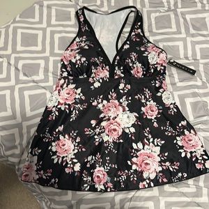 New bathing suit top. Very cute. Size medium. NWT